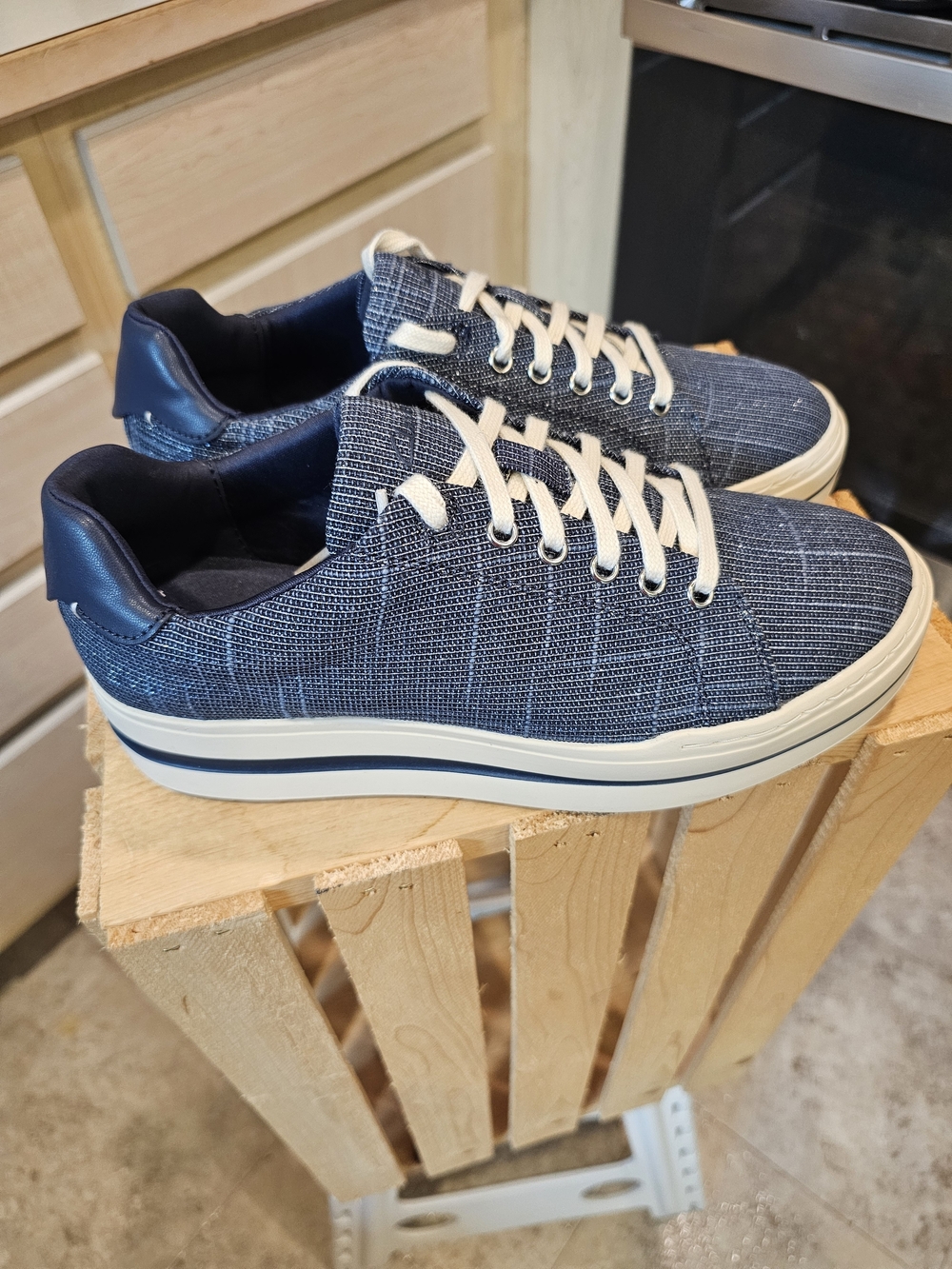 Cloudsteppers by Clarks Navy and Cream Platform Sneakers